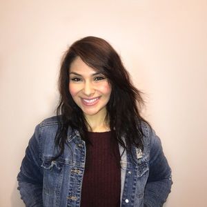 Meet your Posher, Elizabeth